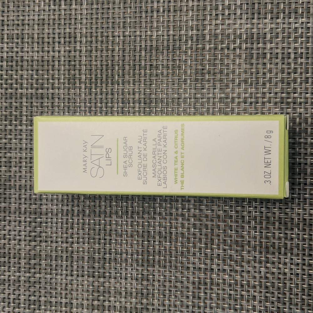 Lip scrub